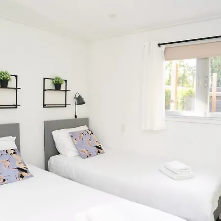 Boshuisje De Kastanje - Met Prive Hottub Putten