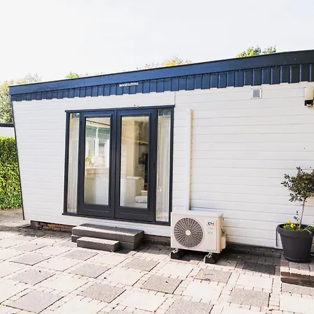 Boshuisje De Kastanje - Met Prive Hottub *