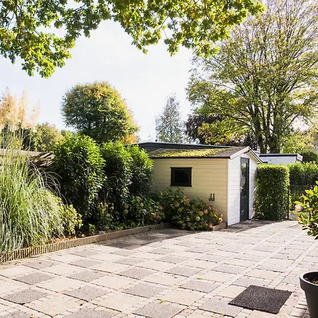 Boshuisje De Kastanje - Met Prive Hottub